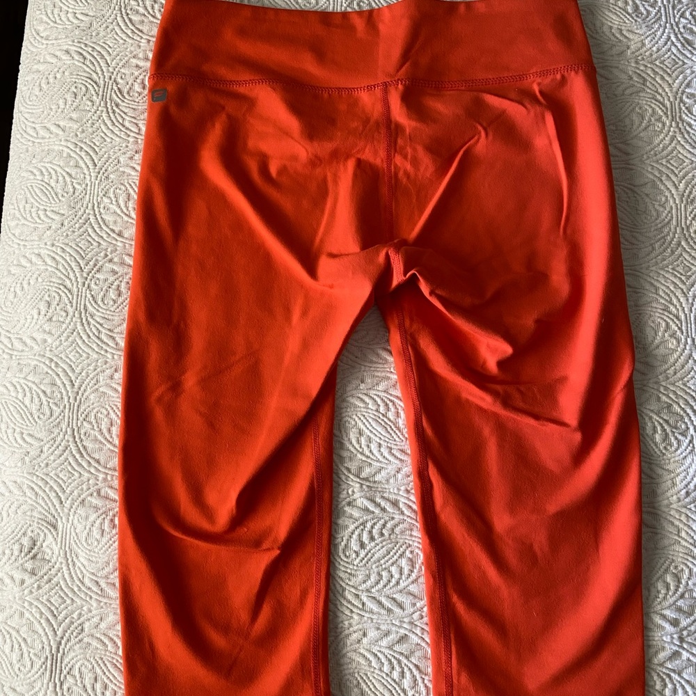 FABLETICS Crop Leggings; orange. - Picture 4 of 7